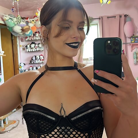 Queen_D @queen_egirl27 OnlyFans Account
