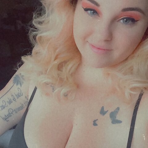 Hookahqueeen @hookahqueeen OnlyFans Account